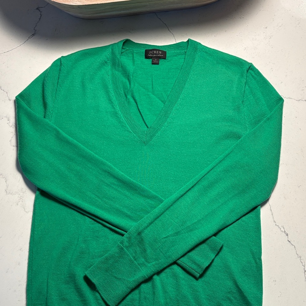 J. Crew V-Neck Sweater in Bright Green 100% cashmere